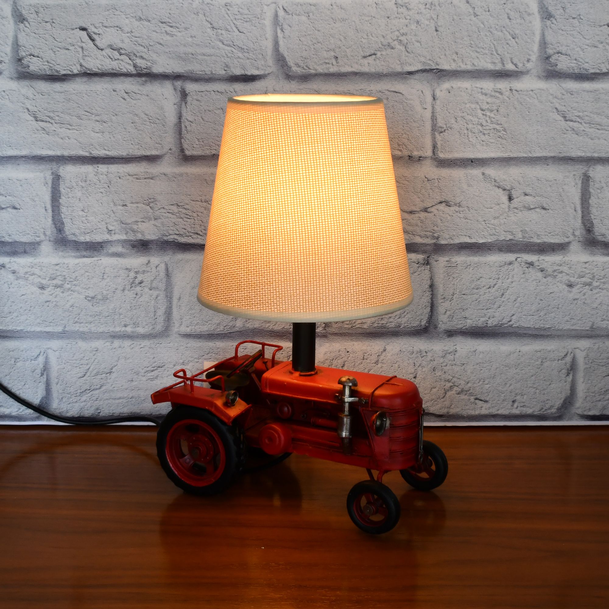 Boyle Industries USB powered LED Lamp Tractor 17.5x13x25.5cm Red Wholesale